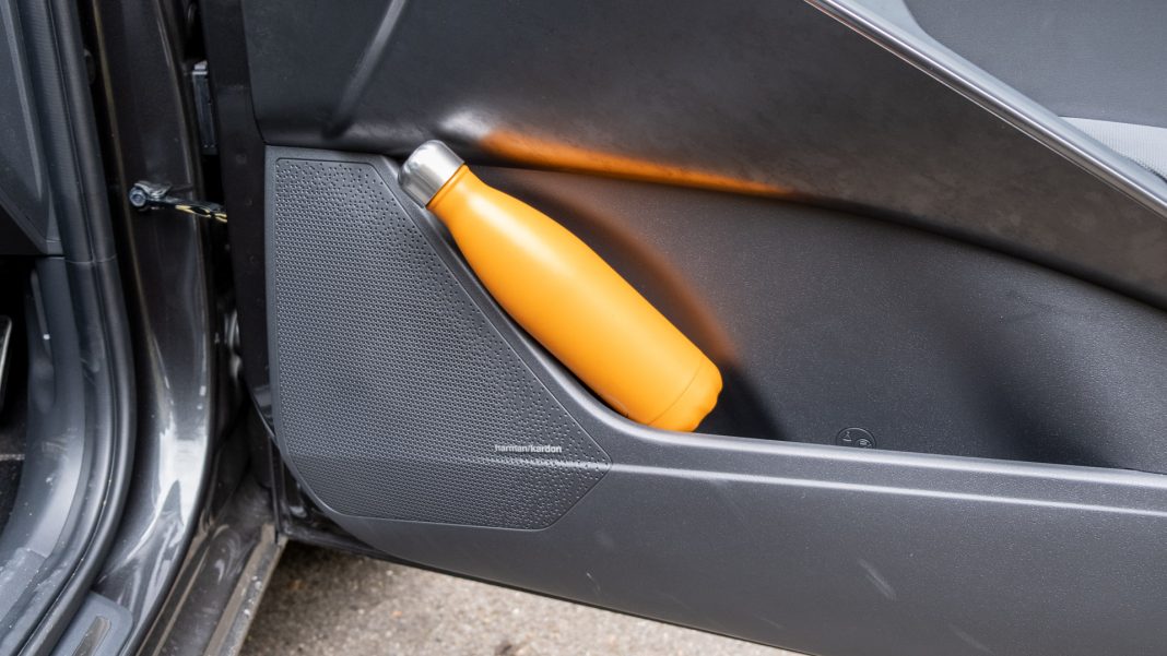 Kia Niro EV water bottle