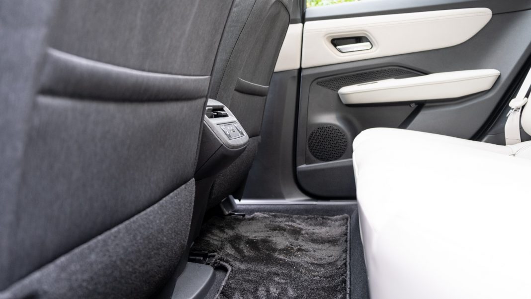 Nissan Ariya centre console front back