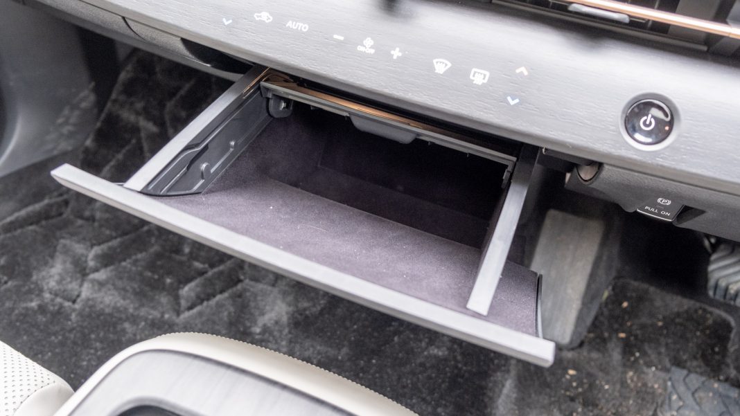 Nissan Ariya centre glove box