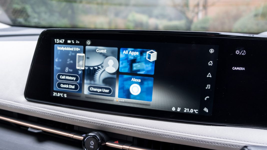 Nissan Ariya display