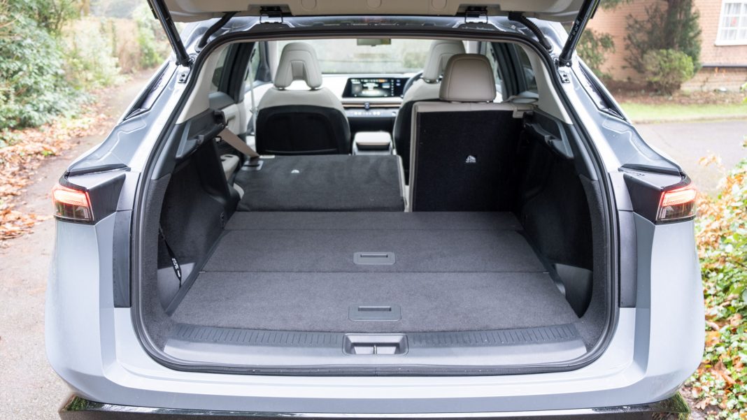 Nissan Ariya one seat down