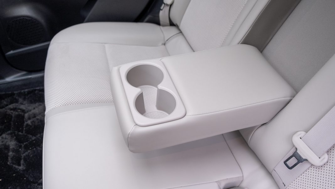 Nissan Ariya rear cupholders