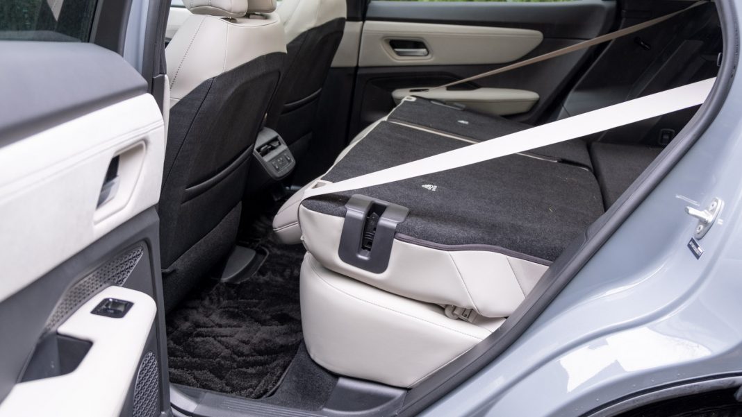 Nissan Ariya seatbelt