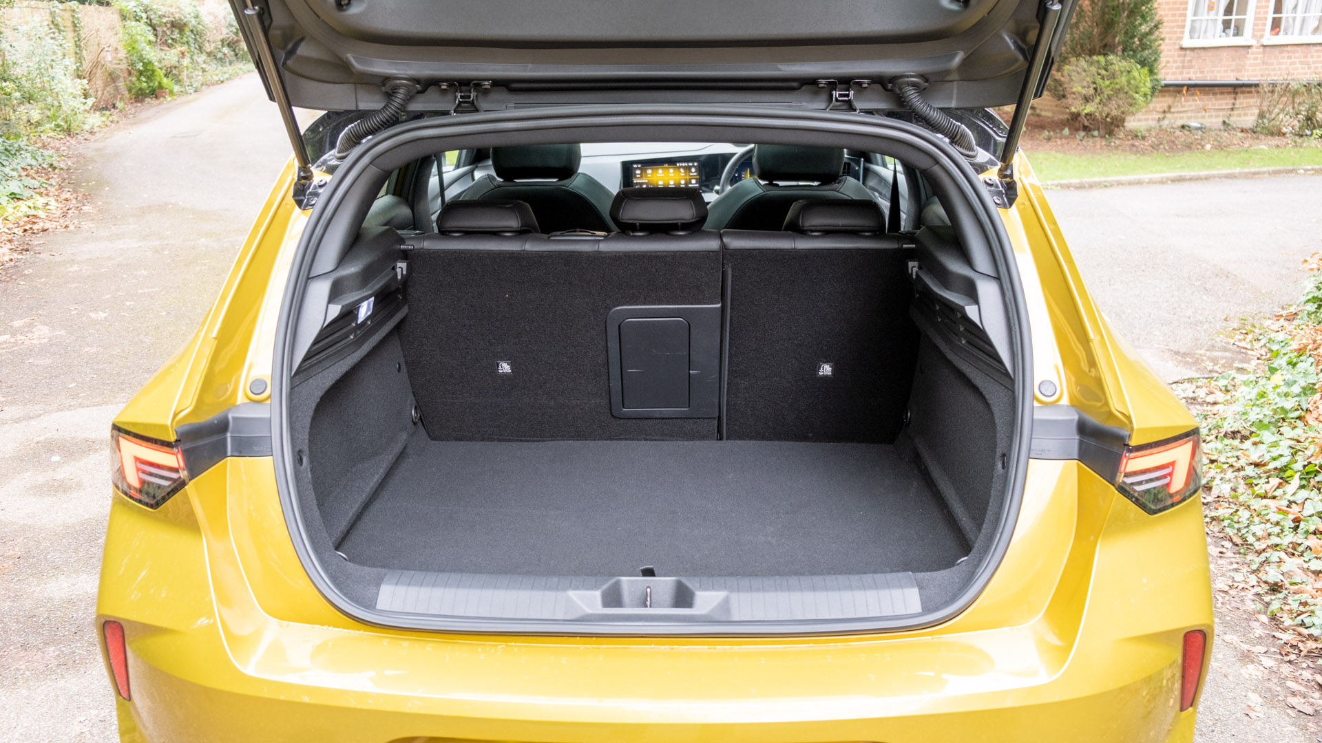 Vauxhall Astra Hybrid boot space