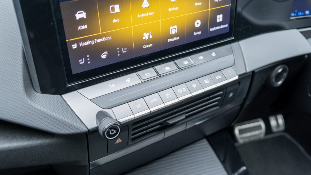 Vauxhall Astra Hybrid buttons