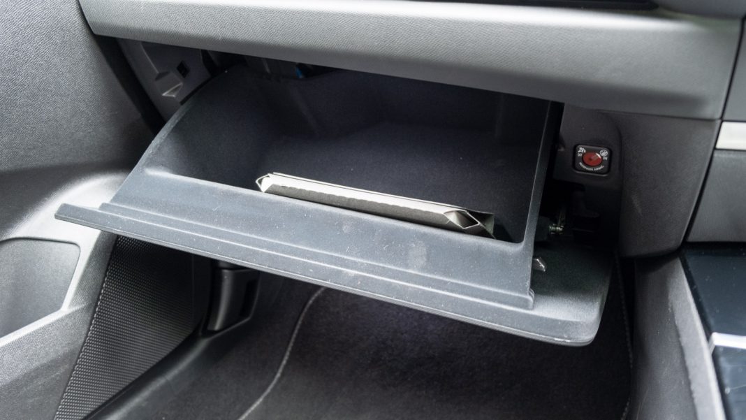 Vauxhall Astra Hybrid glove box