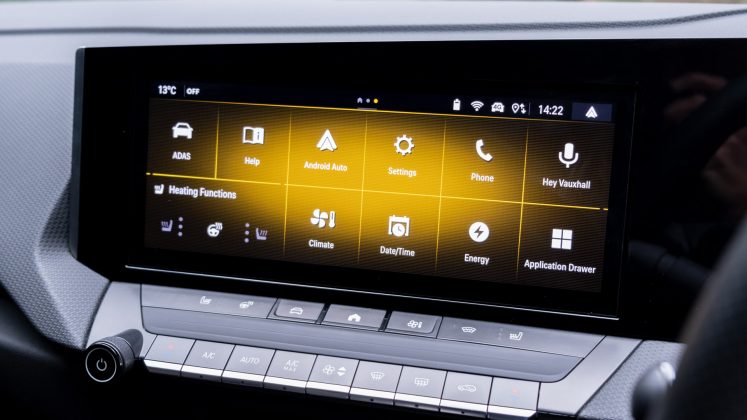 Vauxhall Astra Hybrid infotainment system