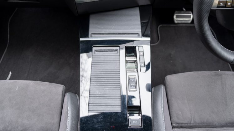 Vauxhall Astra Hybrid interior design