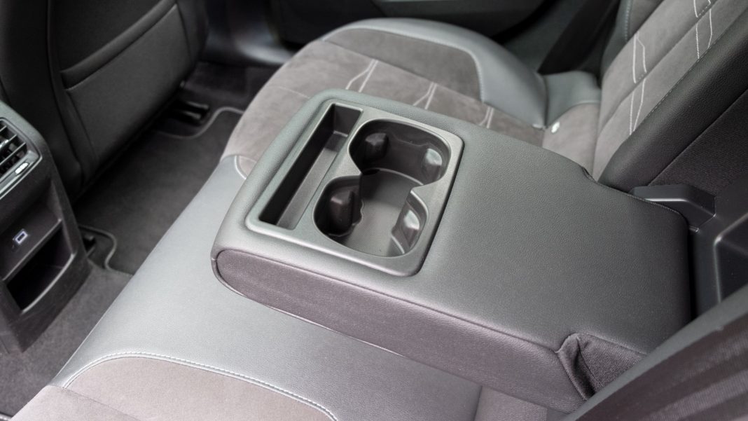 Vauxhall Astra Hybrid rear cupholders