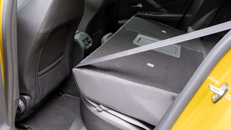 Vauxhall Astra Hybrid seatbelt