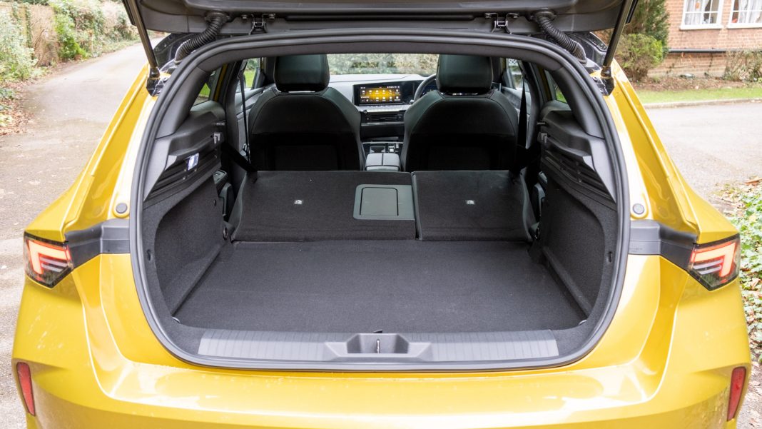 Vauxhall Astra Hybrid seats down