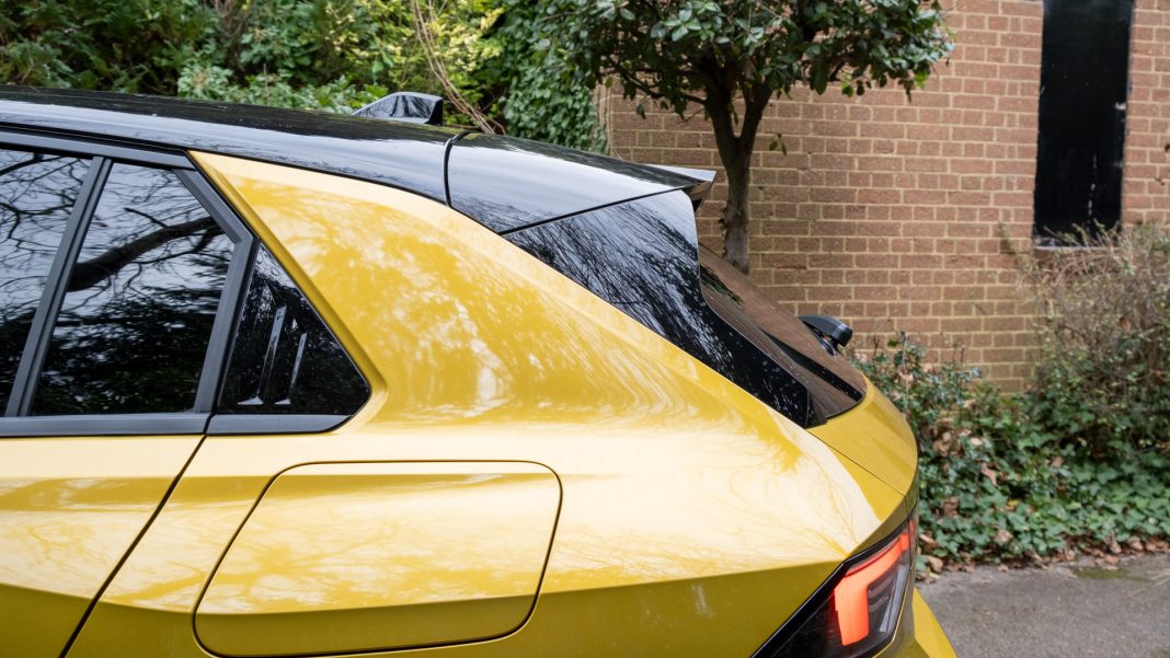 Vauxhall Astra Hybrid spoiler
