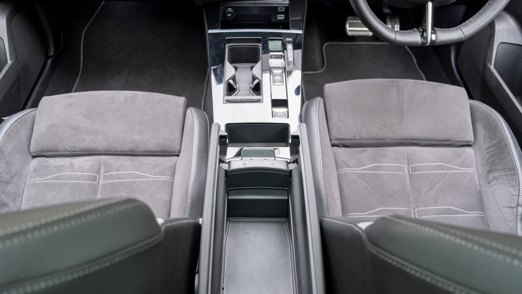 Vauxhall Astra Hybrid storage