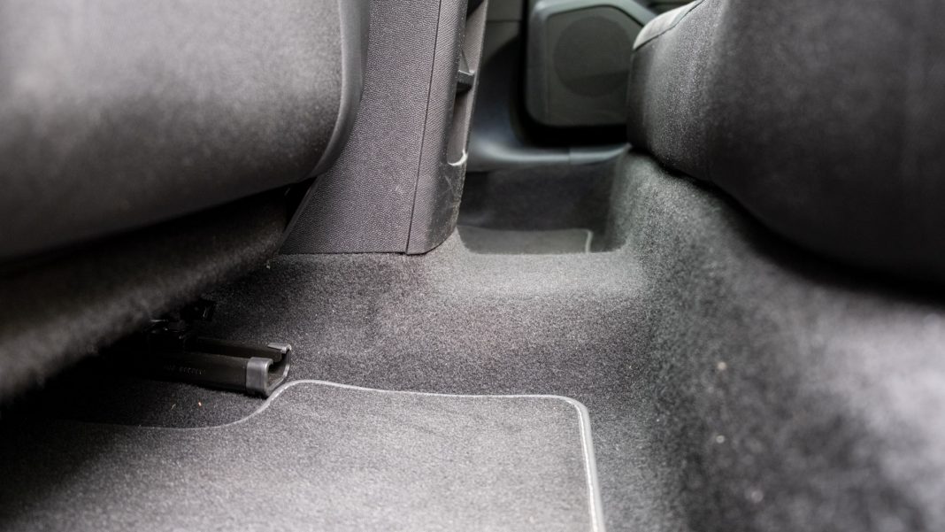 Vauxhall Astra Hybrid transmission tunnel