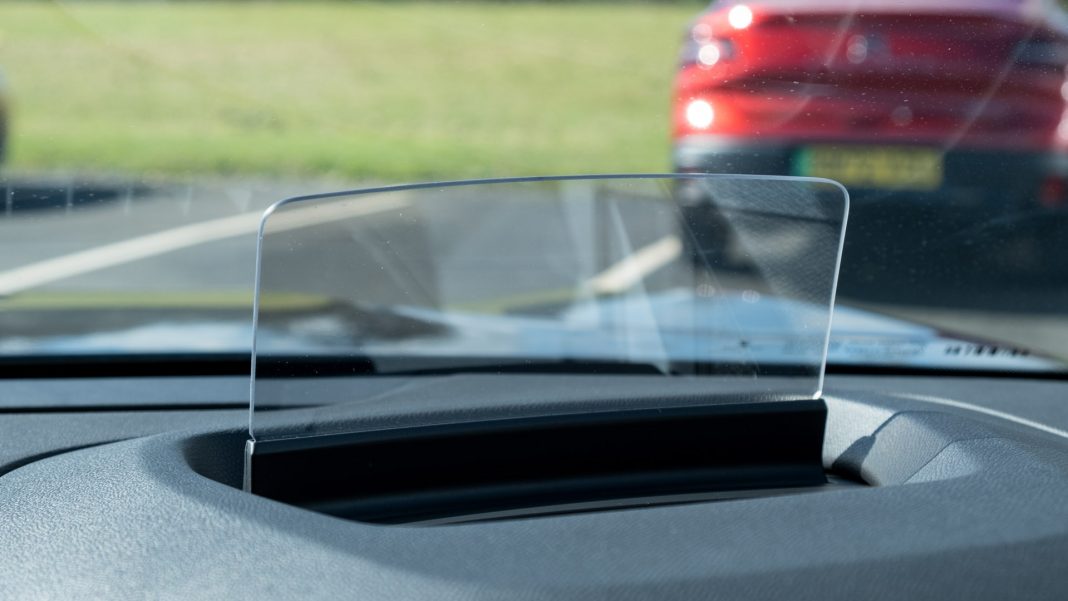 Citroen e-C4 X HUD design