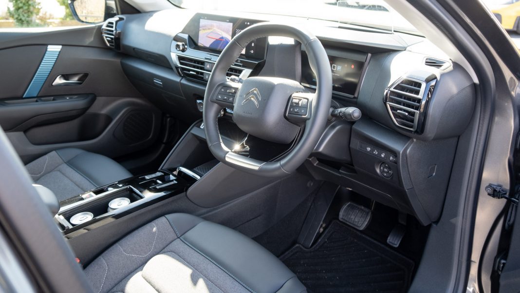 Citroen e-C4 X cabin