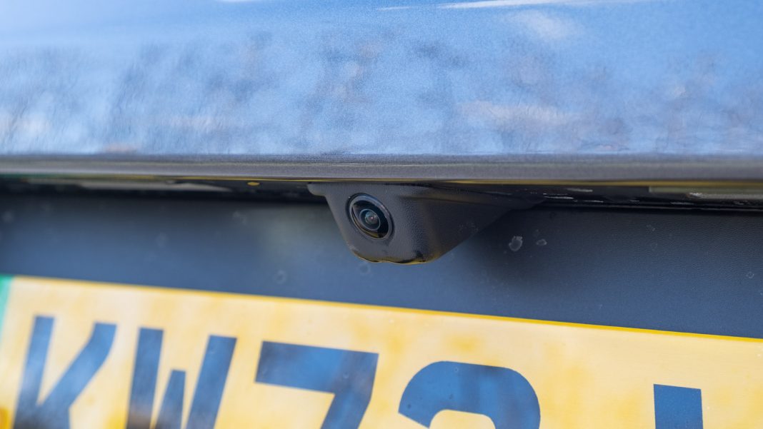 Citroen e-C4 X camera