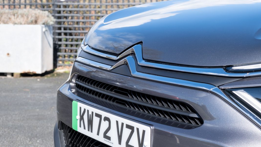 Citroen e-C4 X front