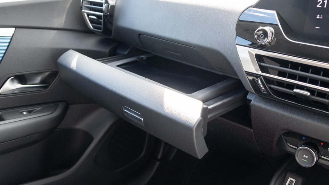 Citroen e-C4 X pad support