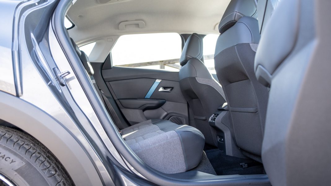 Citroen e-C4 X rear seat design