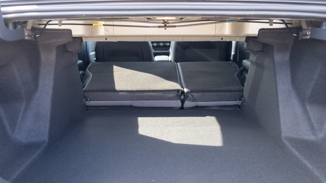 Citroen e-C4 X seat down design