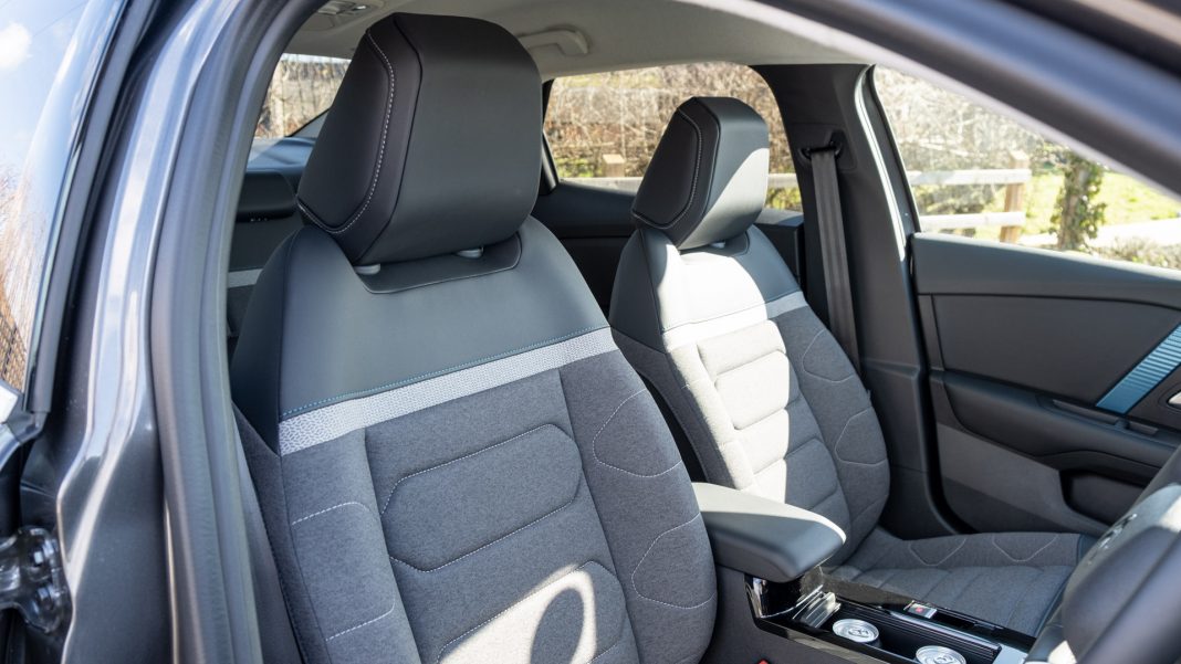 Citroen e-C4 X seats