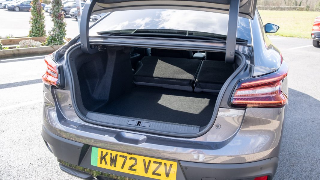 Citroen e-C4 X seats down