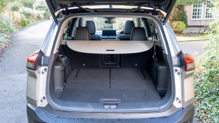 Nissan X-Trail boot load cover