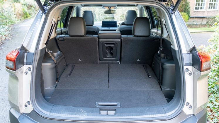 Nissan X-Trail boot space