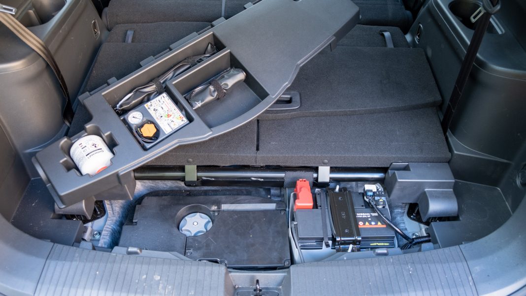 Nissan X-Trail subwoofer