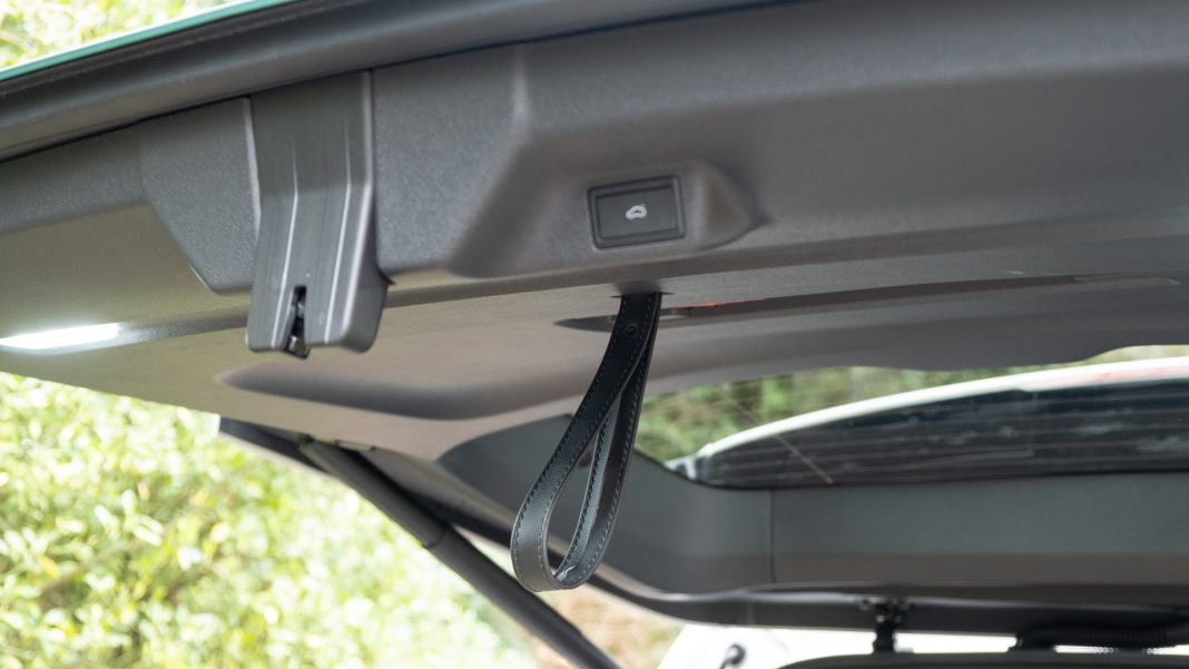 VW ID. Buzz boot handle