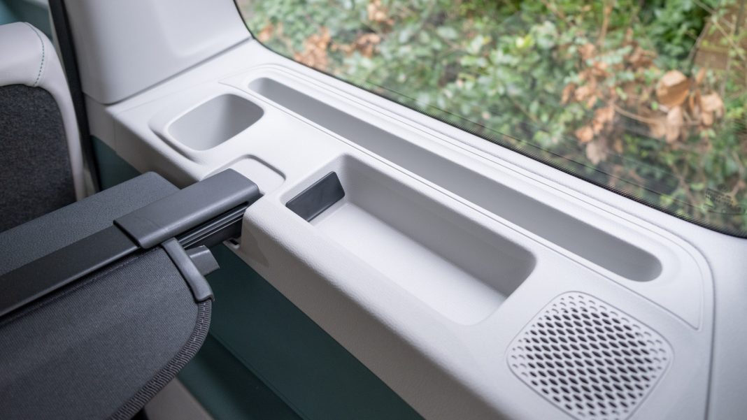 VW ID. Buzz boot side holder