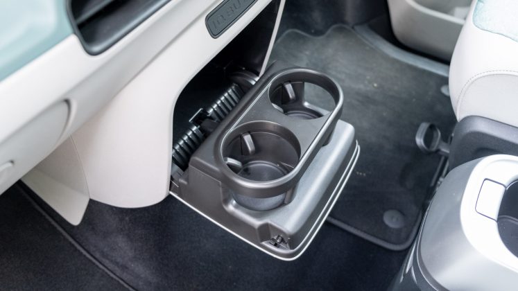 VW ID. Buzz front cupholders