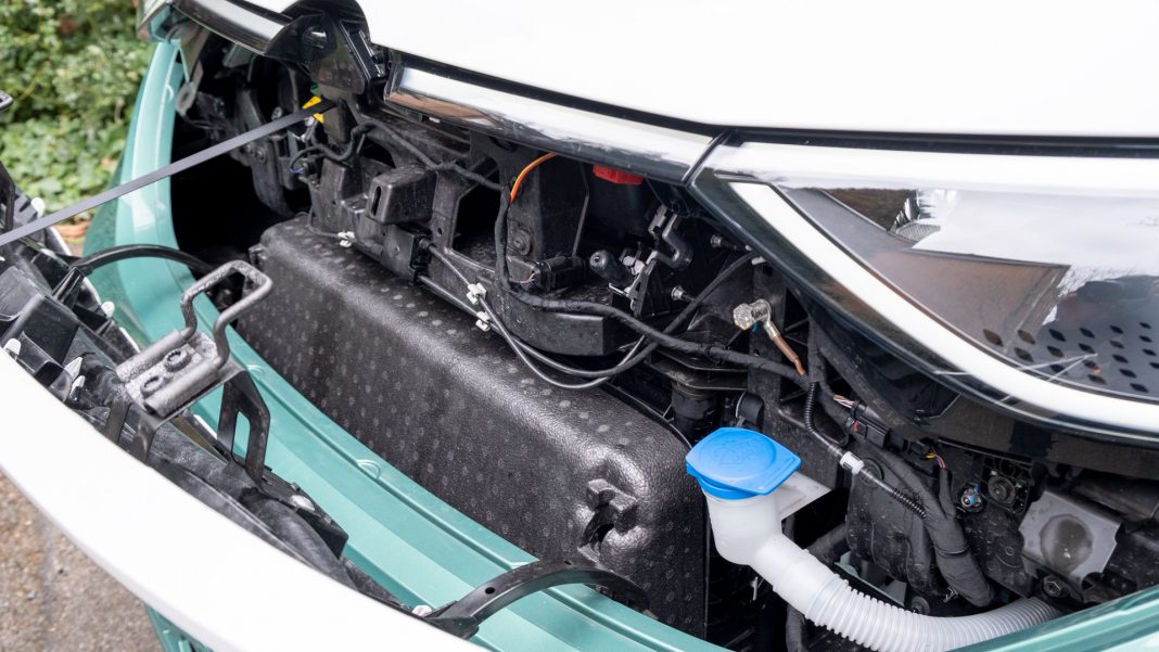 VW ID. Buzz frunk space