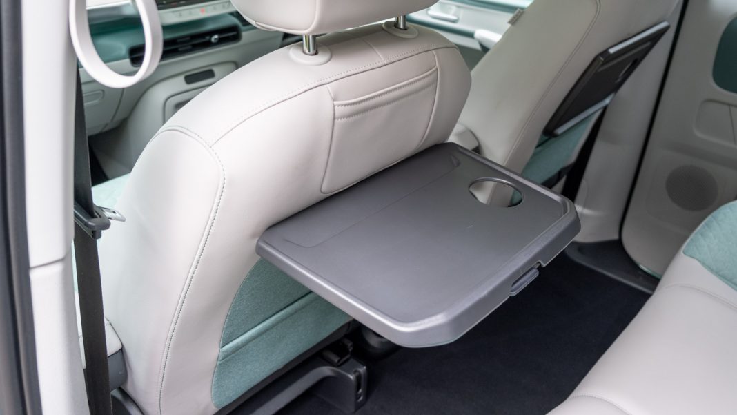 VW ID. Buzz tray table