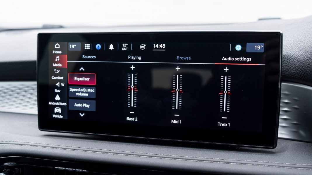 Alfa Romeo Tonale hybrid EQ settings