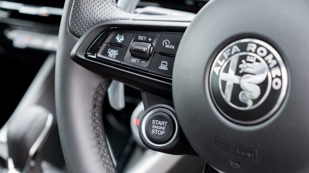 Alfa Romeo Tonale hybrid buttons