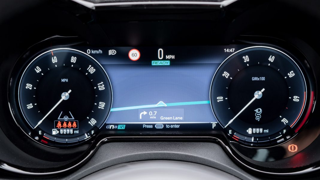 Alfa Romeo Tonale hybrid driver display