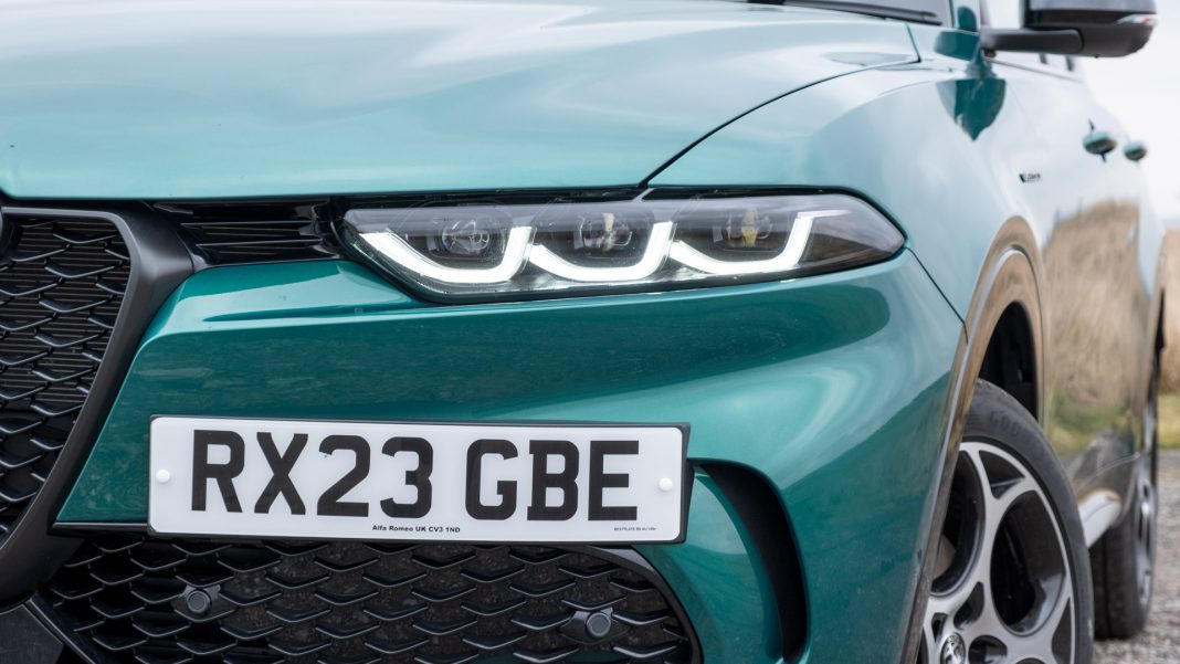 Alfa Romeo Tonale hybrid headlights