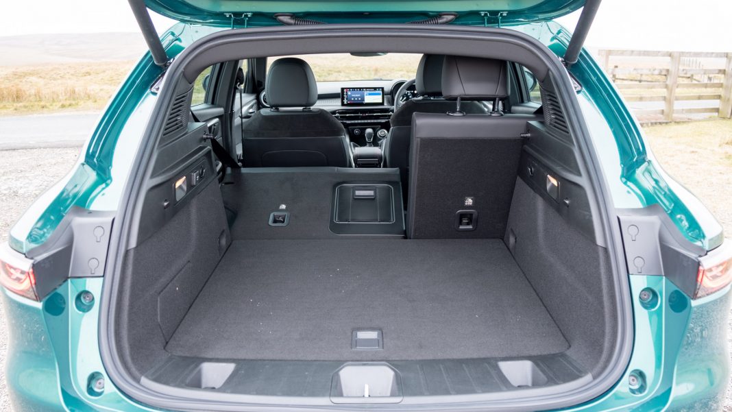 Alfa Romeo Tonale hybrid one seat up