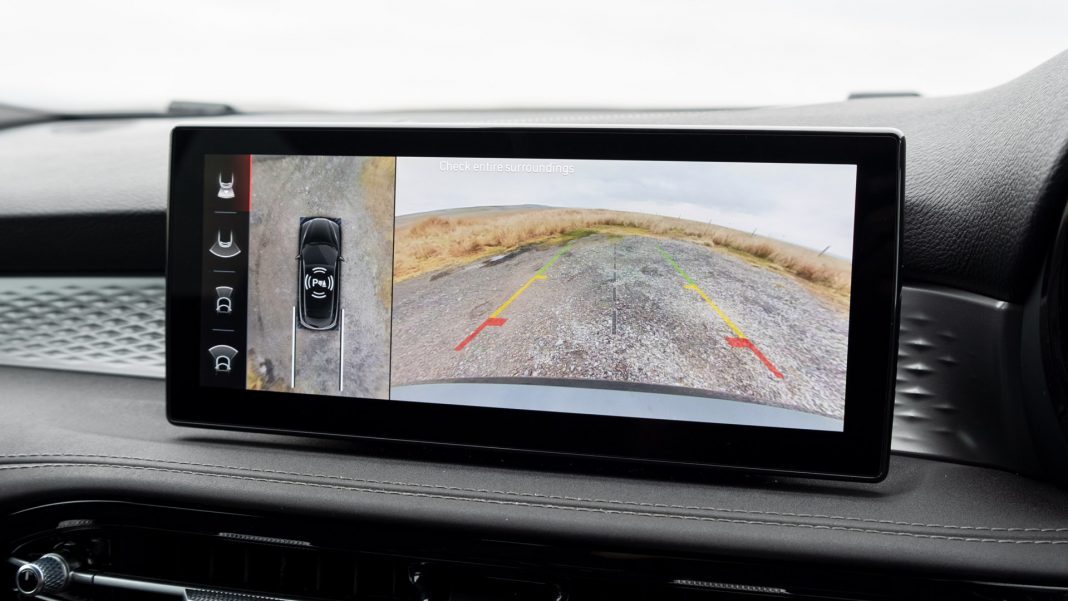 Alfa Romeo Tonale hybrid rear camera