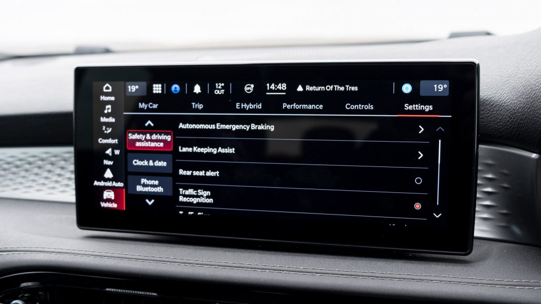 Alfa Romeo Tonale hybrid safety