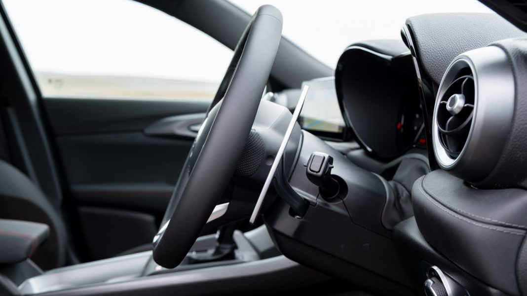 Alfa Romeo Tonale hybrid steering wheel