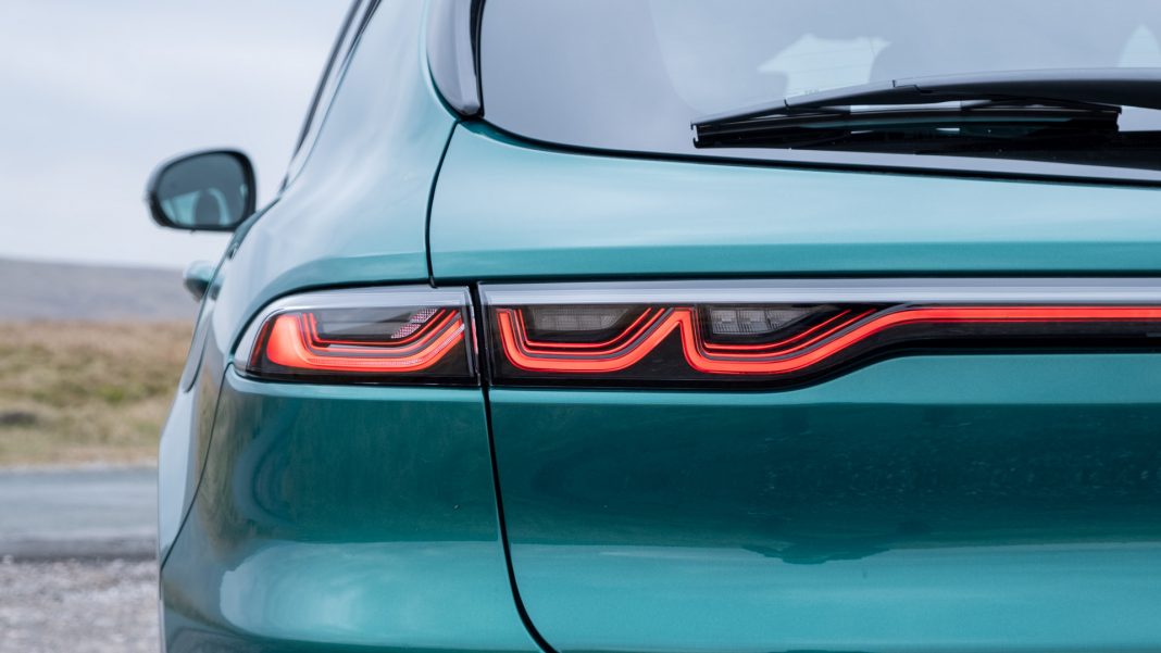 Alfa Romeo Tonale hybrid tail lights