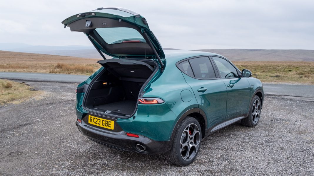 Alfa Romeo Tonale hybrid tailgate