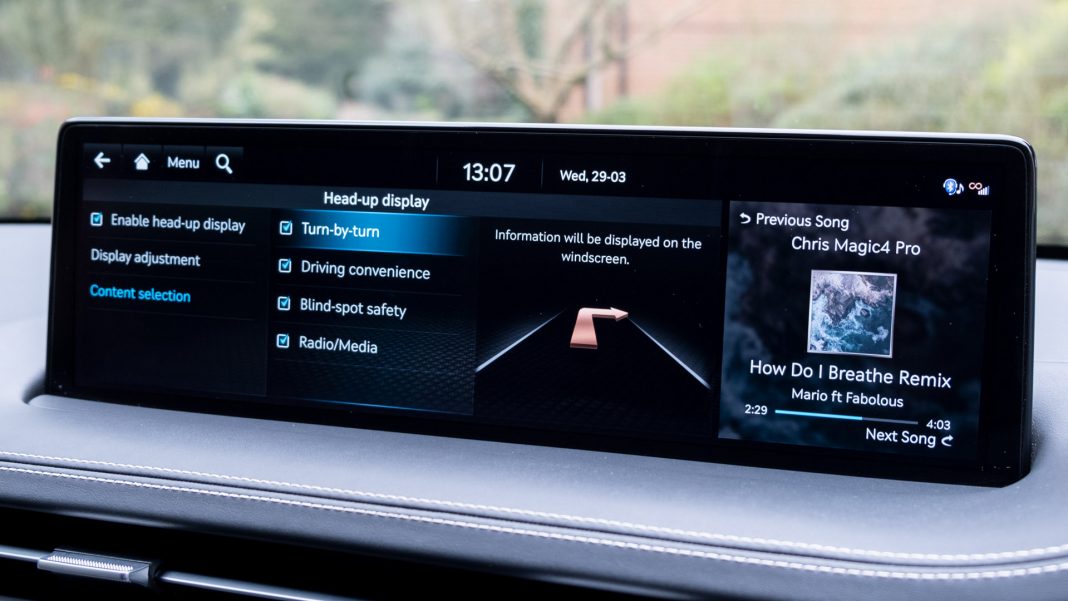 Genesis Electrified GV70 HUD options