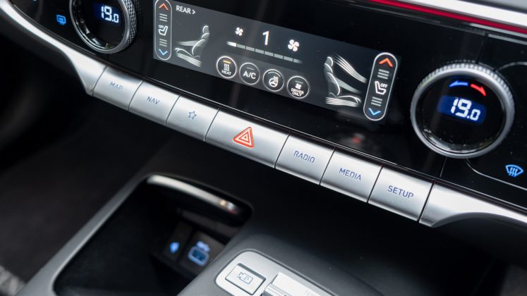 Genesis Electrified GV70 buttons