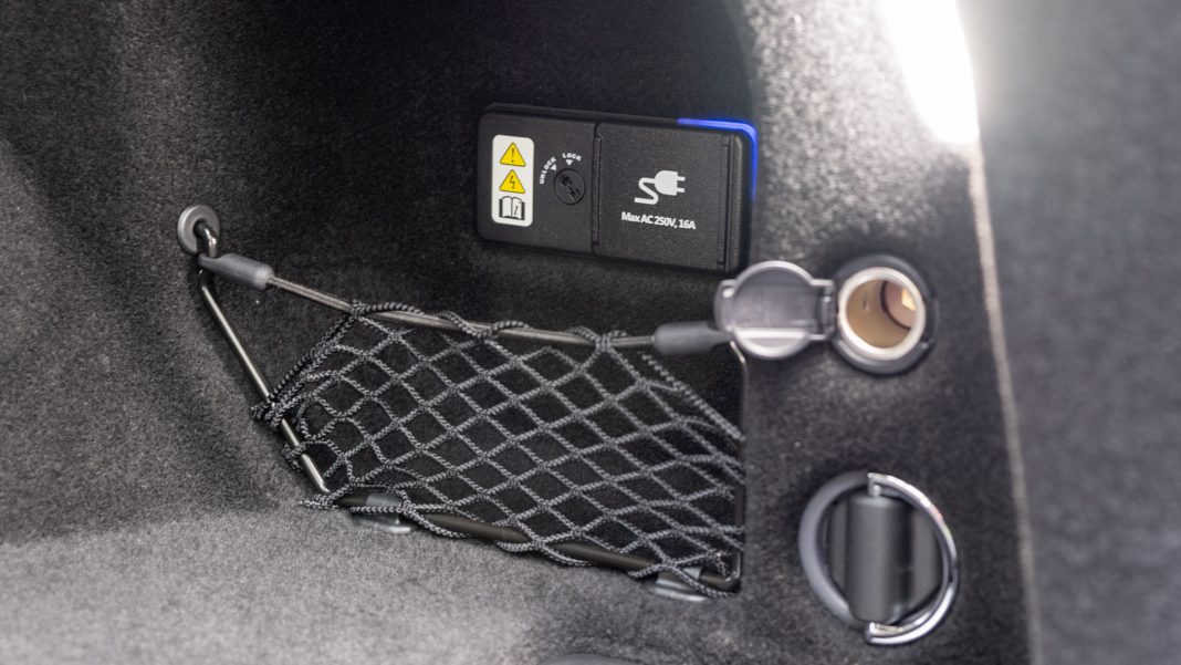 Genesis Electrified GV70 rear power