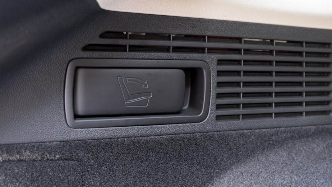 Genesis Electrified GV70 seat folding