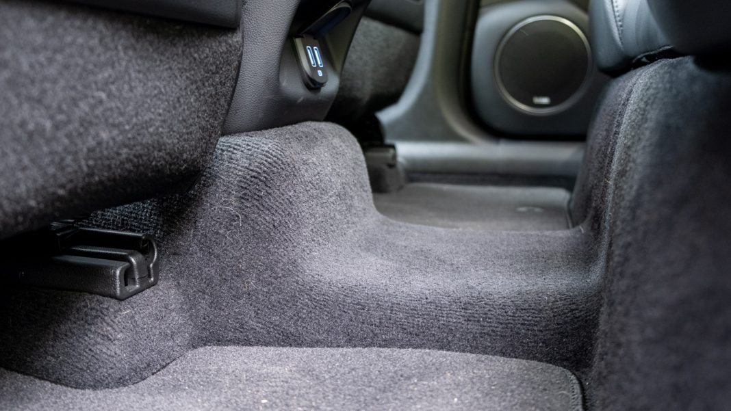 Genesis Electrified GV70 transmission tunnel